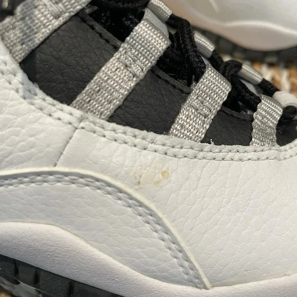 2005 retro 10 Jordan’s - Picture 7 of 8